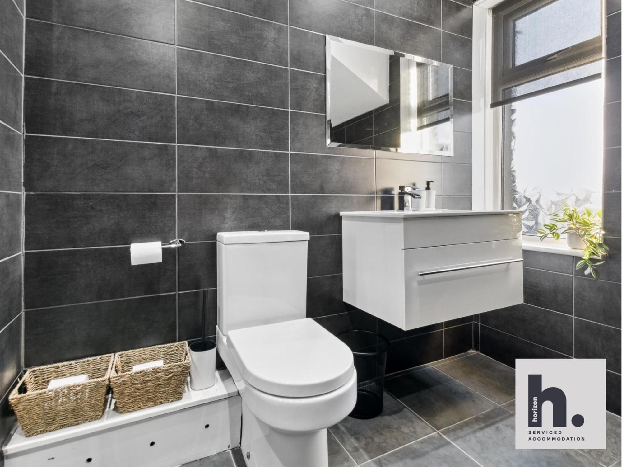 Free Parking - Penthouse - Business - Relocating - St *